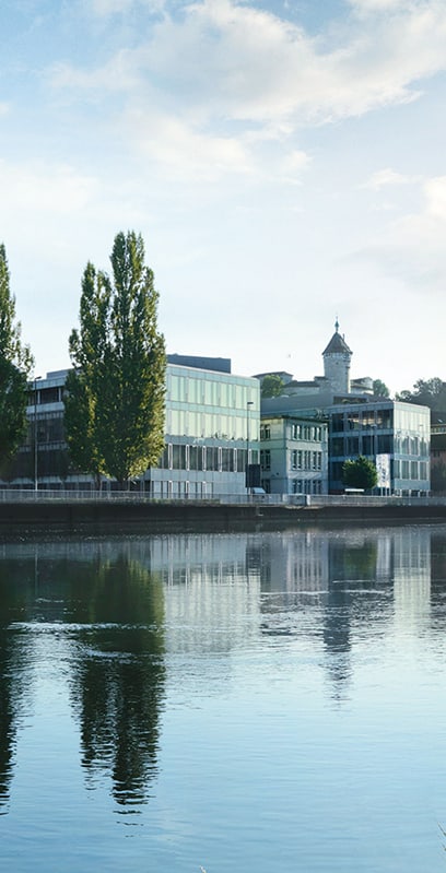 Hintergrundbild Startseite der Schaffhauser Kantonalbank mit Blick über den Rhein auf Schaffhausen